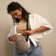 Chewbarka Crossbody Dog Walking Bag - Wūforia